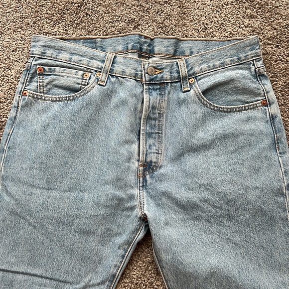 Men’s Levi 501 Original fit jeans. W 34, L 32. Great condition, light stonewash. - Picture 2 of 6